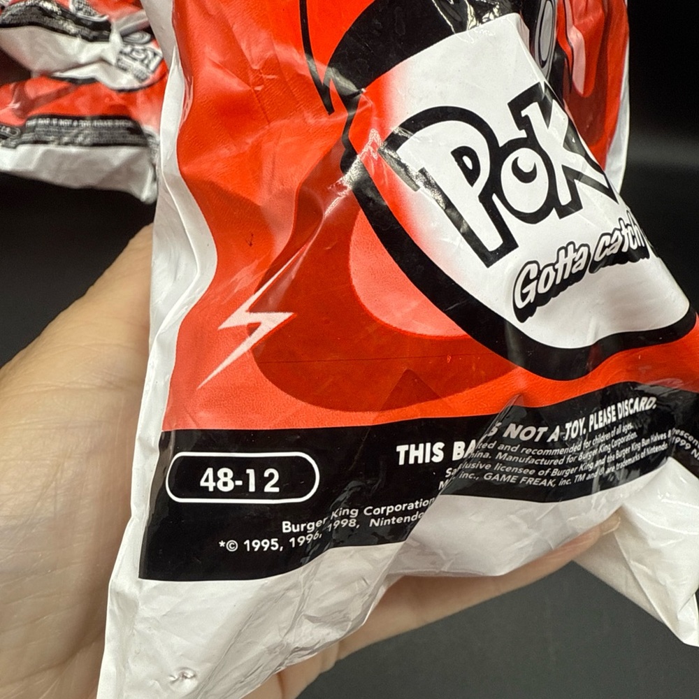 1999 Pokemon Burger King Pokeball Toy #48-12 Shellder-Squiter (Unopened)